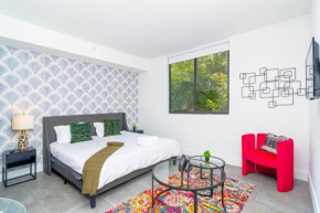 King Bed brand new Oasis minutes to Brickell
